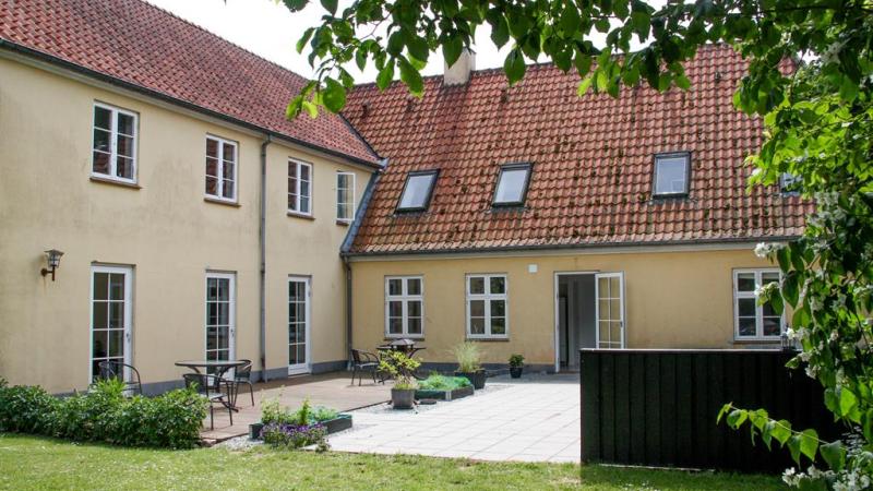 Tr�ningsl�ger Danmark med g�rdsmilj� och boende n�ra sportcenter i Ringsted.